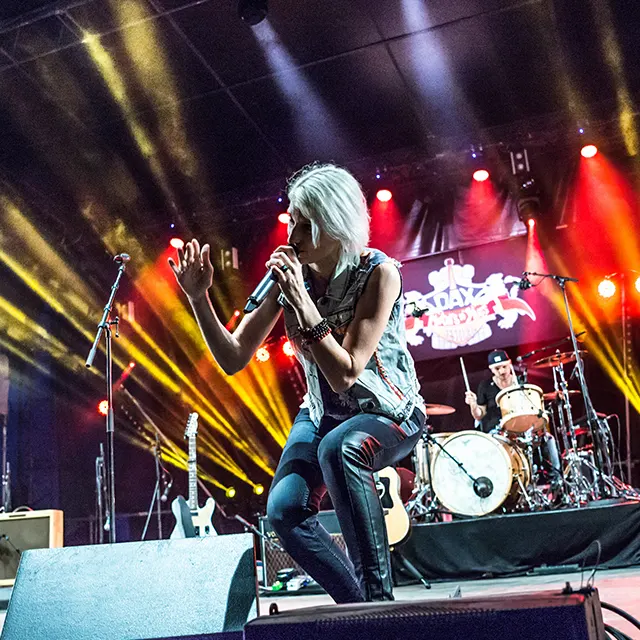 Vidéos de Gaëlle Buswel au Dax Motors n' Blues Festival.