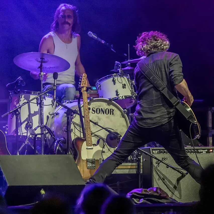 Olivier Ferrarin et Fred Parcabe en concert avec Midnight Cross à Dax en 2025.