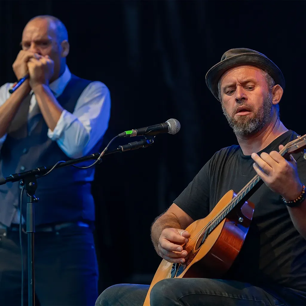Mountain Men en concert au festival Motors Blues le 4 juillet 2025.