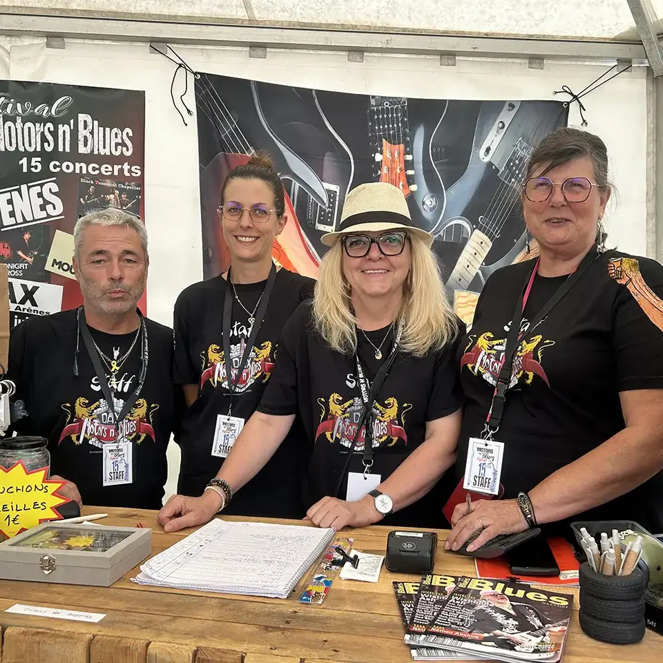 Les bénévoles jouent un rôle essentiel dans l'organisation du festival.