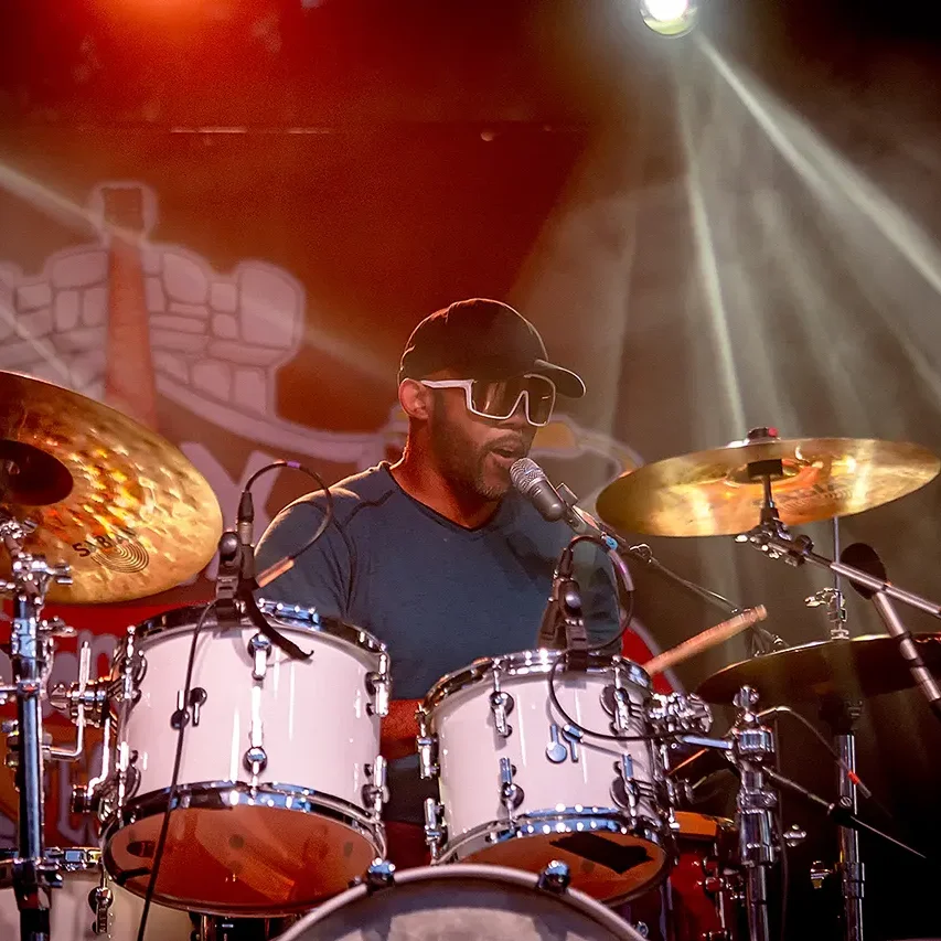 Kwesi Robinson du Ana Popovic Band en concert au Dax Motors n' Blues Festival 2024.