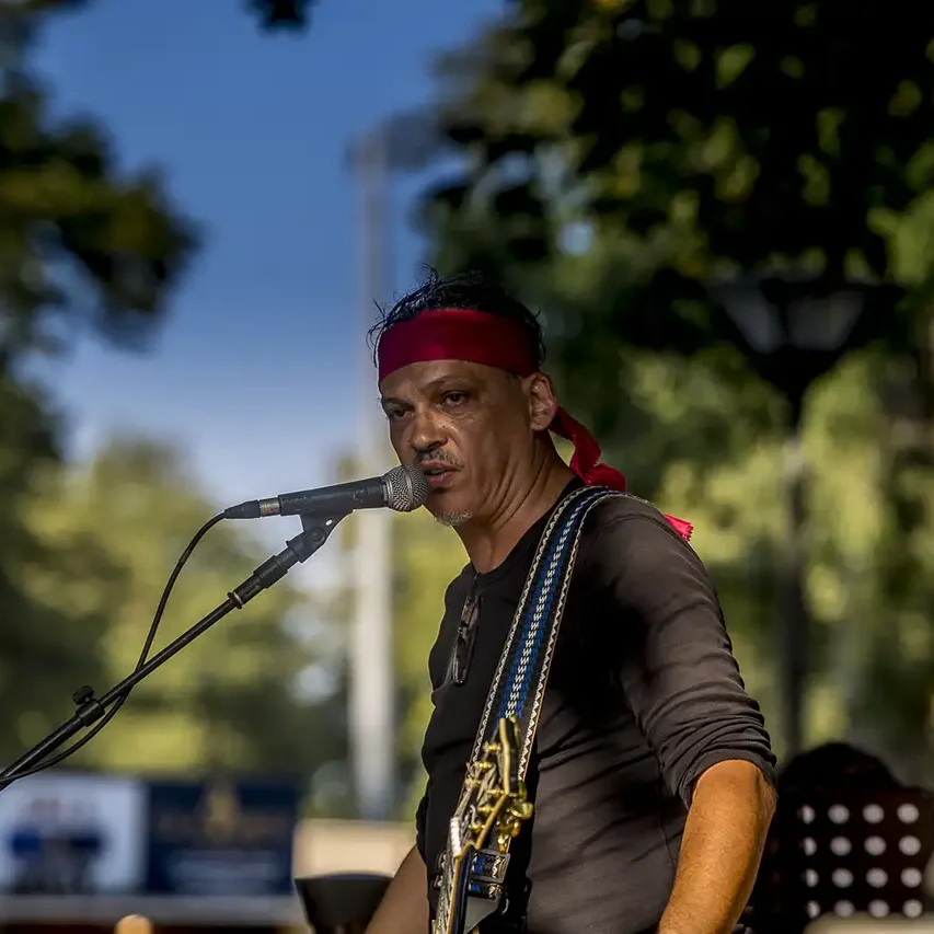 Stephan « Fingers » Barincourt avec Fingers of Blues en concert au festival Motors n' Blues de Dax.