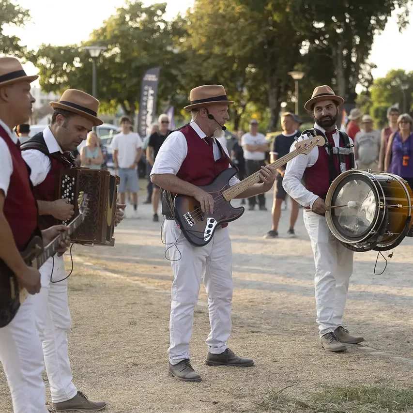 Le Brass en concert au festival Motors n' Blues de Dax.
