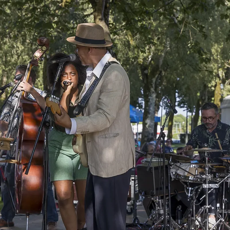 Seeds en concert au Festival Motors n' Blues 2024.
