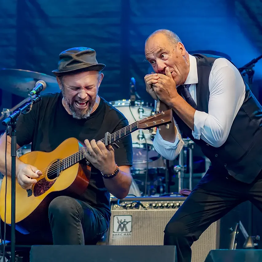 Mister Mat et Barefoot Iano en concert à Dax le 4 juillet 2025.