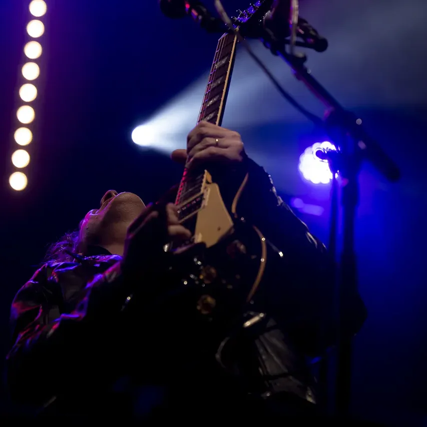 Fredéric Parcabe, fondateur de Midnight Cross en concert à Dax.