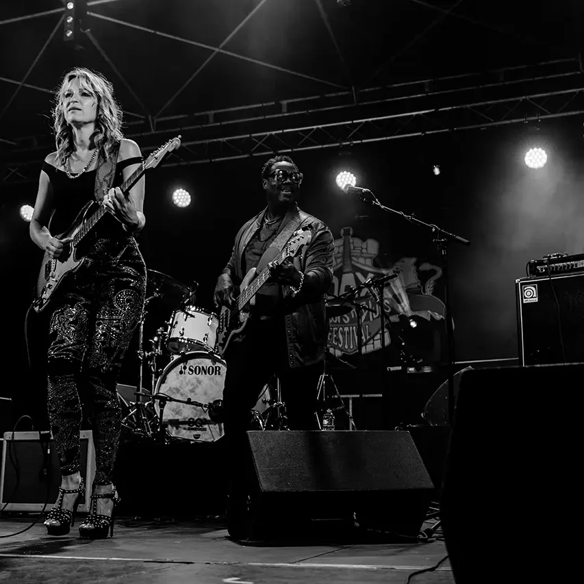 Ana Popovic a su s'imposer comme une figure importante du blues-rock.