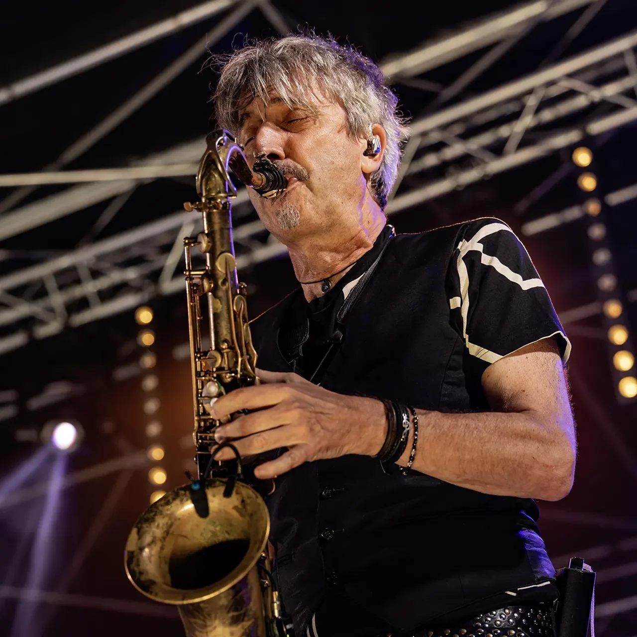 Claudio Giovagnoli en concert avec Ana Popovic à Dax le 5 juillet 2024.